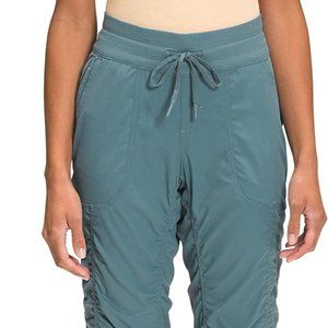 THE NORTH FACE Women's Aphrodite Motion Capri Pants